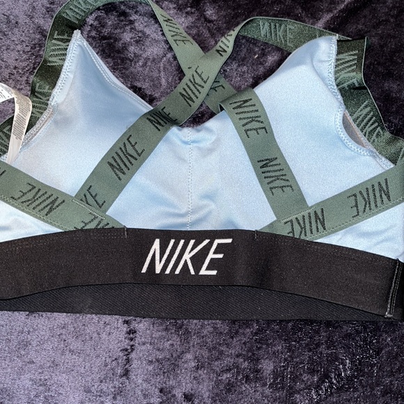 Nike Sports Bra - Picture 3 of 4